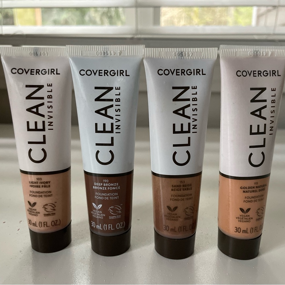 COVERGIRL Foundation Brown Tan Makeup Set